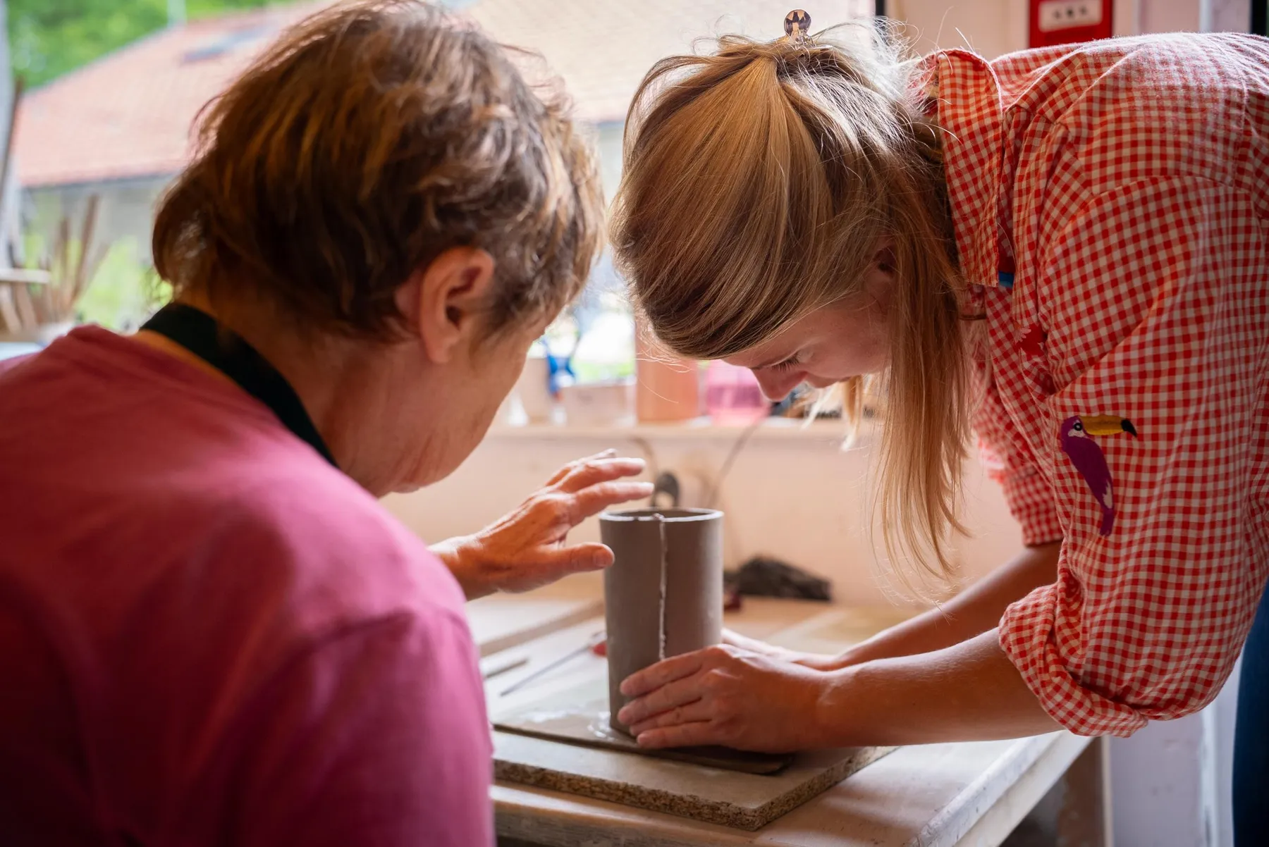 Réalisez un vase en duo avec votre enfant, accompagnés par Mathilde - Afbeelding nr. 3 - Wecandoo