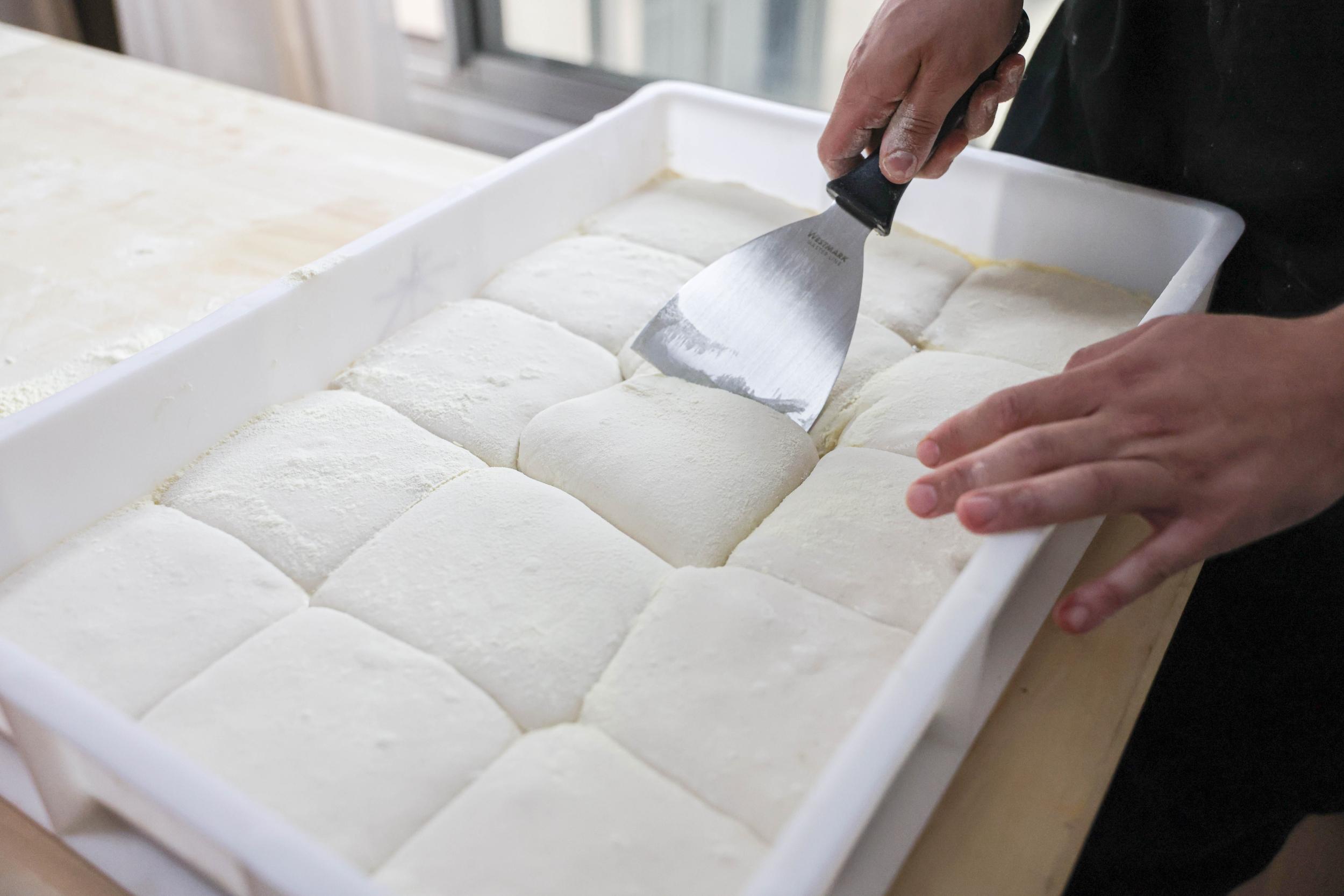 Réunissez votre équipe et réalisez votre authentique pizza napolitaine dans le Viaduc des Arts - Image n°9 - Wecandoo