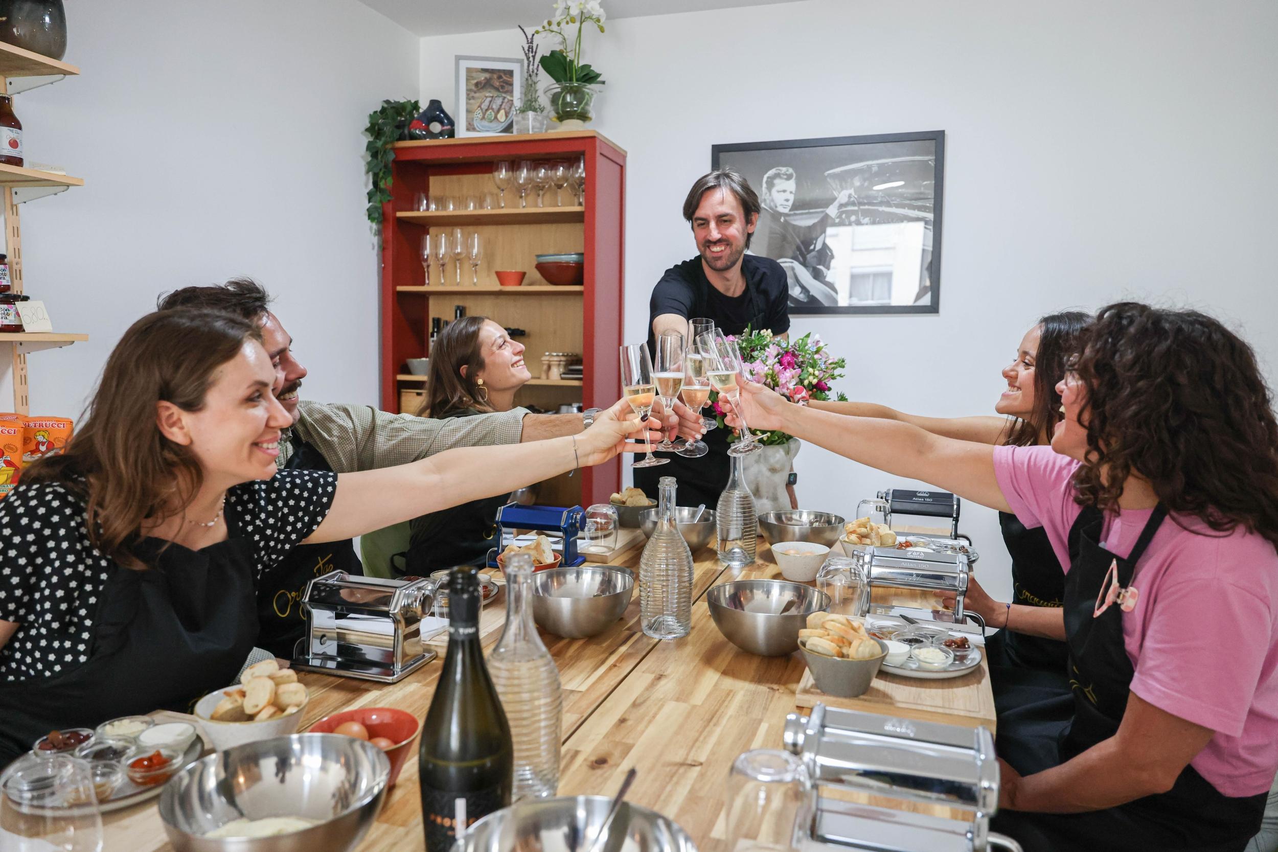 Réunissez votre équipe pour préparer et déguster un repas italien réalisé tous ensemble dans le Viaduc des Arts - Image n°3 - Wecandoo