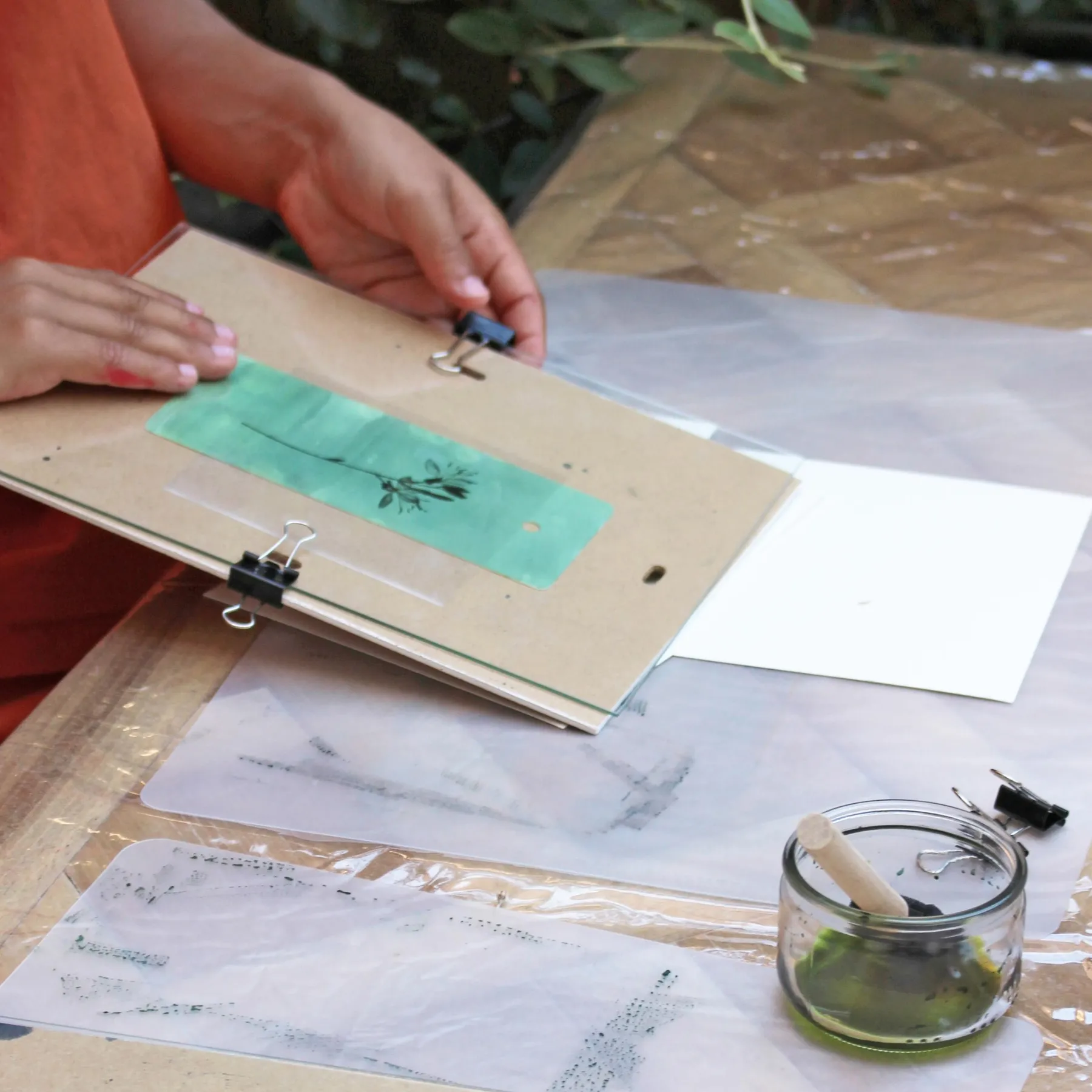 Réalisez vos tirages en cyanotype avec Élodie - Image n°4 - Wecandoo