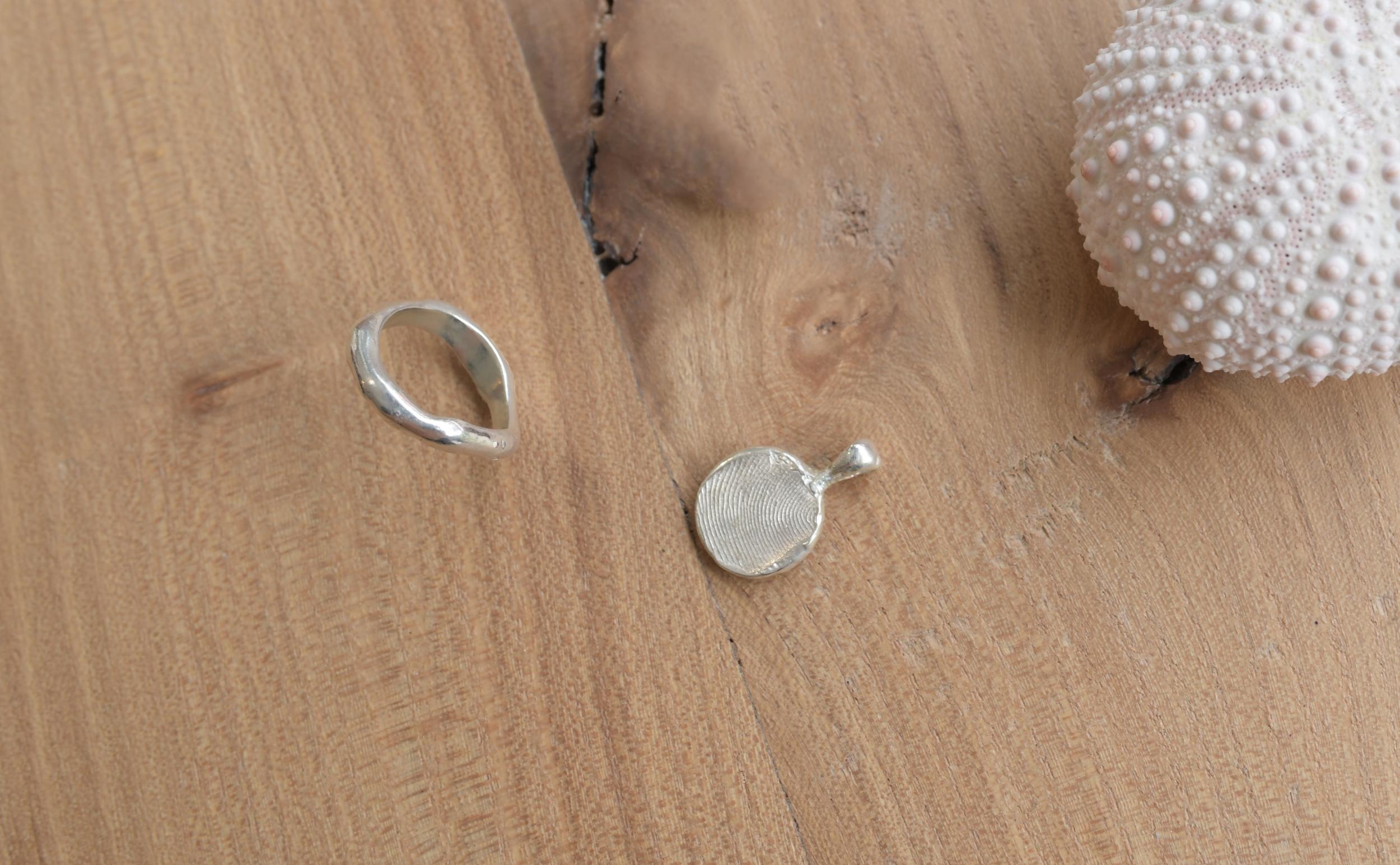 Fabriquez votre bague ou pendentif à la cire perdue avec Julie - Image n°1 - Wecandoo