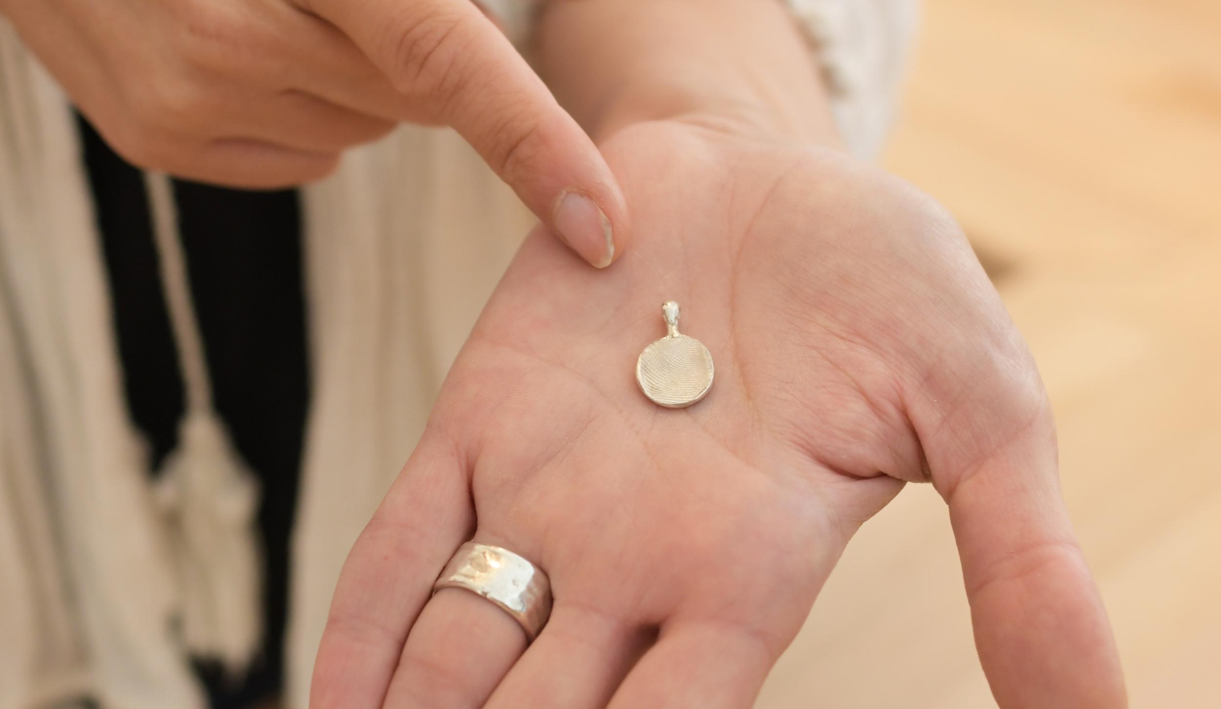 Fabriquez votre bague ou pendentif à la cire perdue avec Julie - Image n°9 - Wecandoo