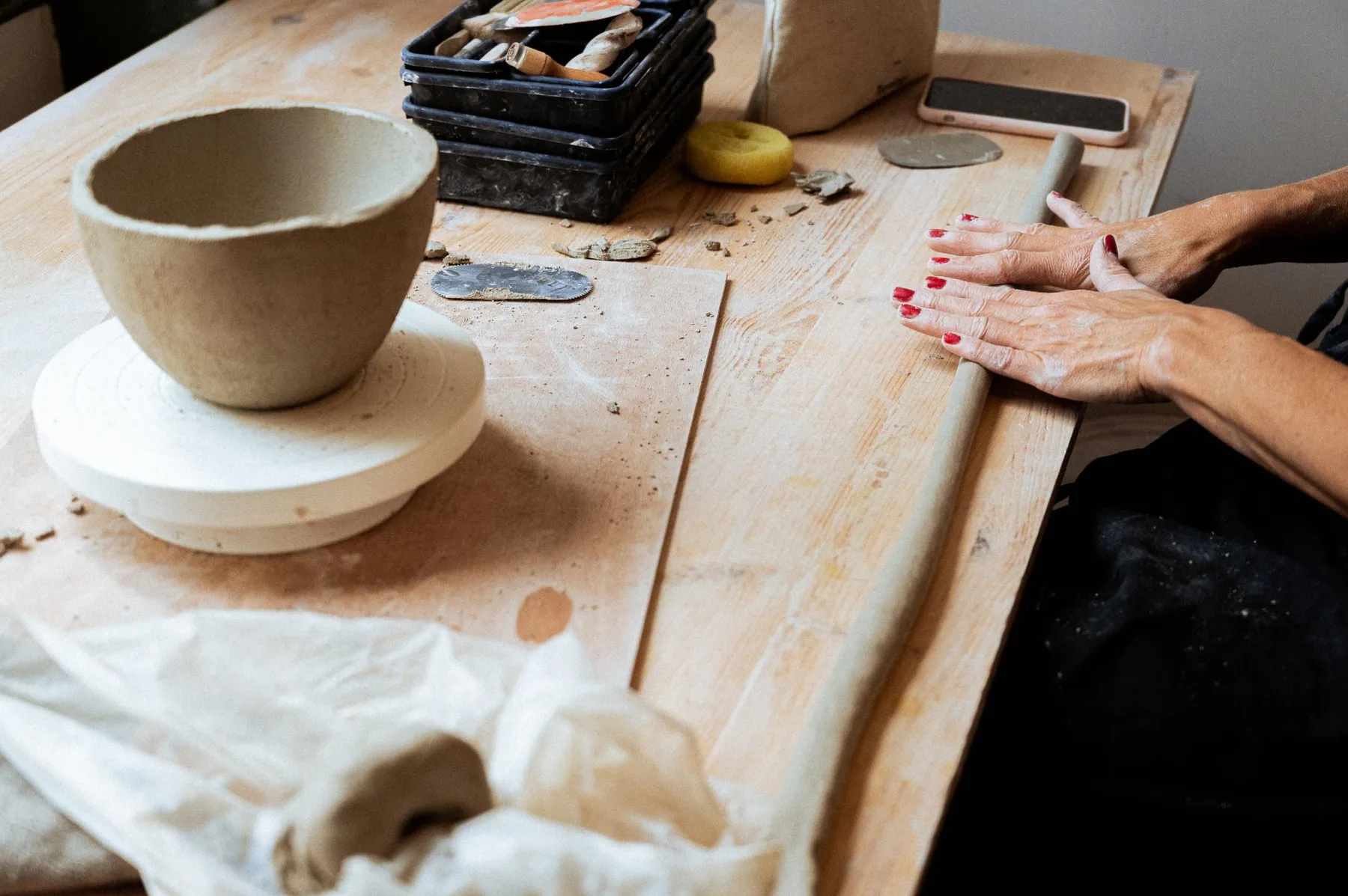 Façonnez votre pièce en céramique avec Jessica et son équipe - Image n°2 - Wecandoo