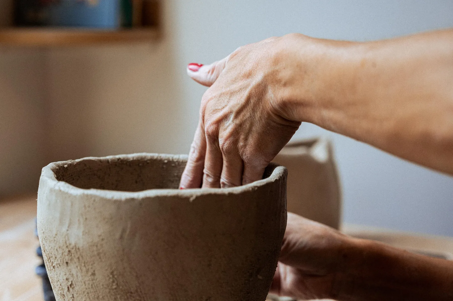 Façonnez votre pièce en céramique avec Jessica et son équipe - Image n°3 - Wecandoo