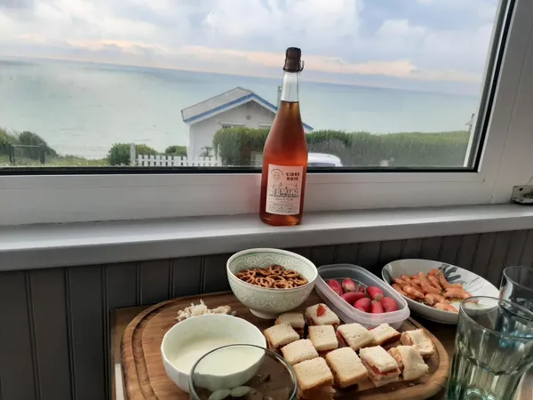 Modelez et décorez votre pièce en céramique autour d'un apéro ou petit-déjeuner avec Annie - Image n°5 - Wecandoo