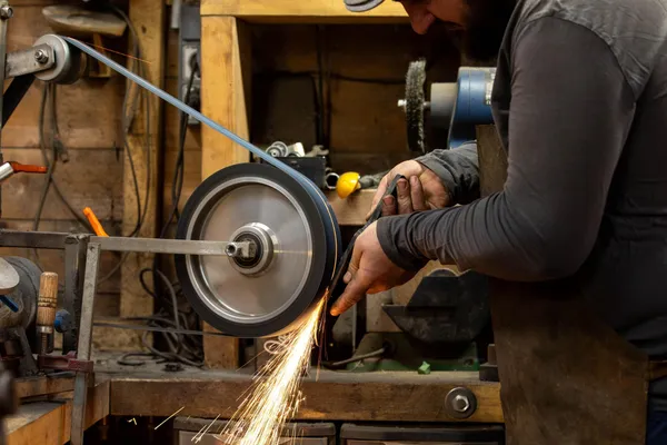 Façonnez votre couteau brut de forge