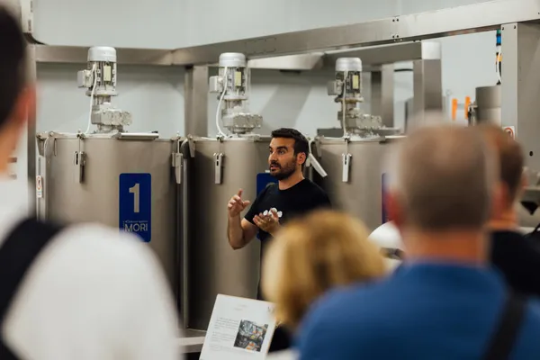 Visitez un moulin à huile d'olive avec Léo et l'équipe de la Bastide - Image n°3 - Wecandoo