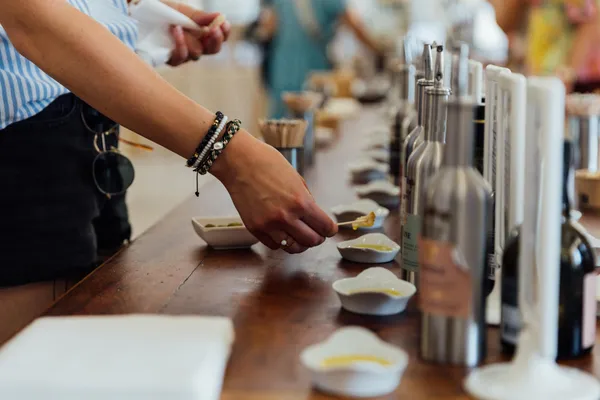 Visitez un moulin à huile d'olive avec Léo et l'équipe de la Bastide - Image n°4 - Wecandoo