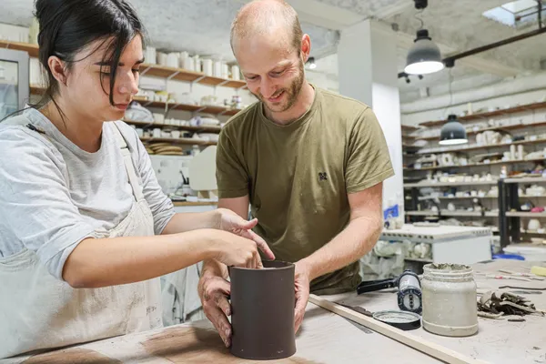 Façonnez votre lampe en céramique avec Pierre-Antoine - Afbeelding nr. 4 - Wecandoo