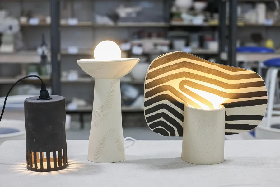 Façonnez votre lampe en céramique avec Pierre-Antoine - Afbeelding nr. 1 - Wecandoo