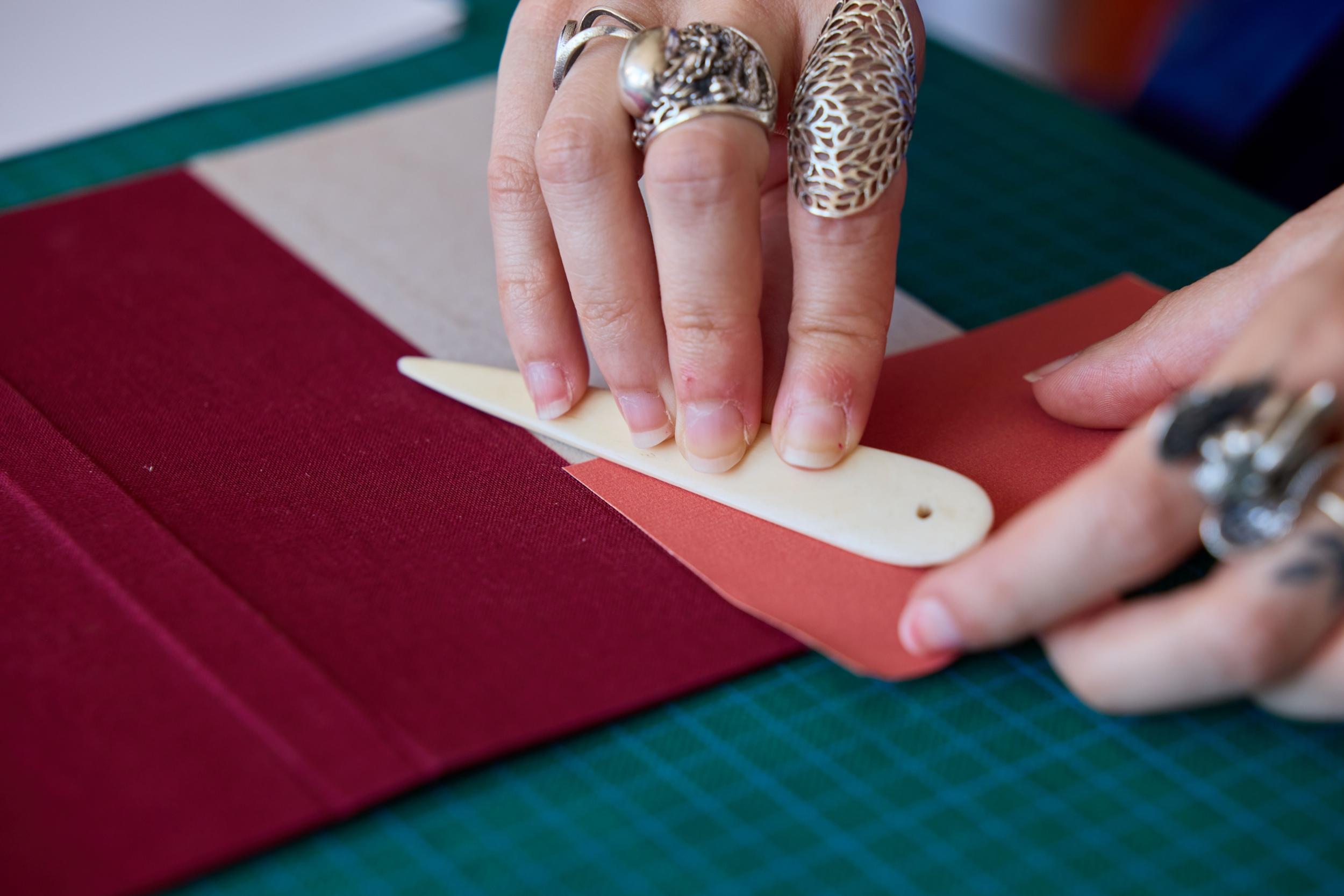 Fabriquez votre carnet A5 en reliure avec Katell - Image n°6 - Wecandoo
