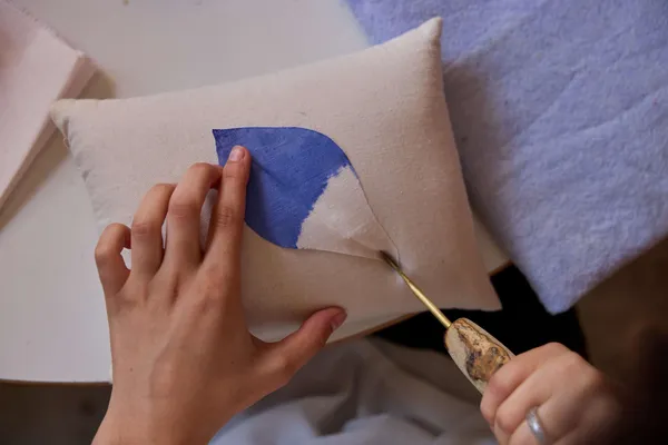 Créez votre fleur de lys éternelle en lin avec Julie - Image n°5 - Wecandoo