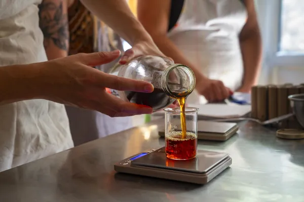 Fabriquez vos 2 cosmétiques naturels et bios avec Alexa - Image n°4 - Wecandoo