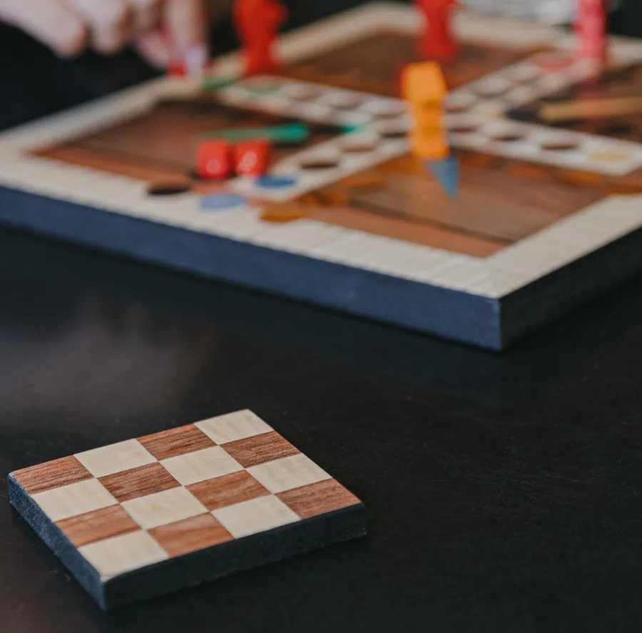 Initiez-vous à la marqueterie de bois avec Charlotte et son équipe - Image n°1 - Wecandoo