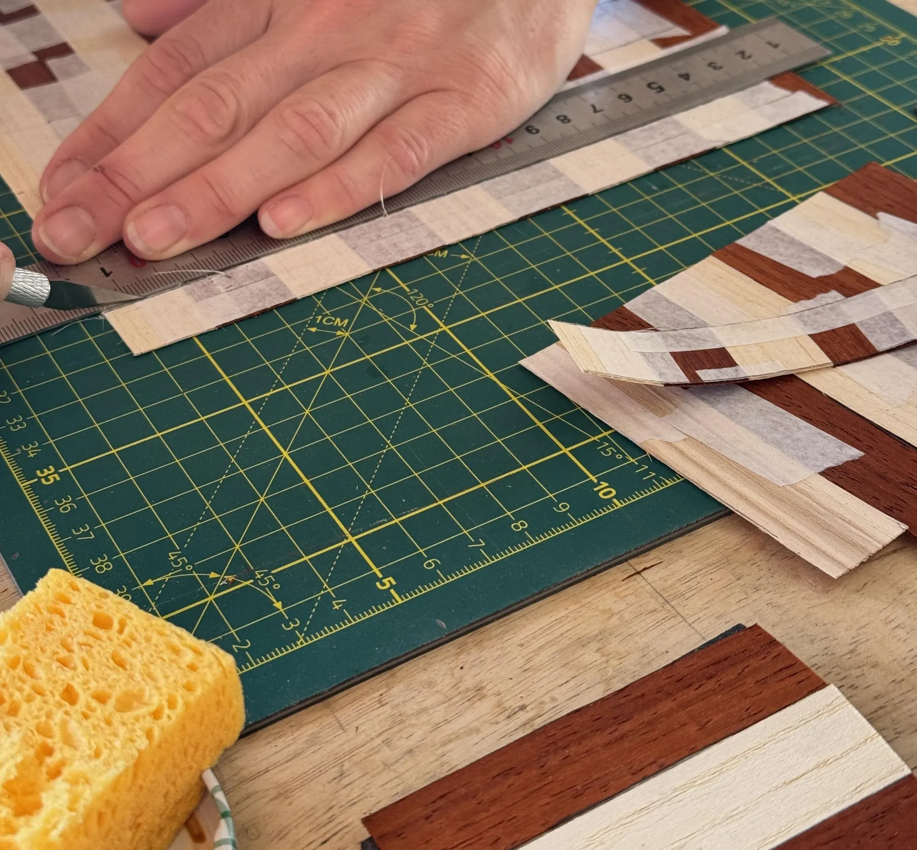 Initiez-vous à la marqueterie de bois avec Charlotte et son équipe - Image n°3 - Wecandoo