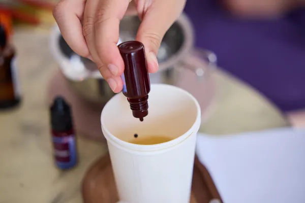 Créez votre bougie personnalisée avec Hugo et Paolo - Image n°2 - Wecandoo