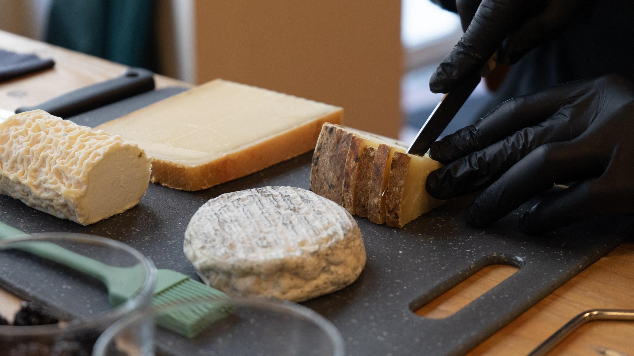 Réalisez votre plateau de fromages avec un fromager - Image n°2 - Wecandoo