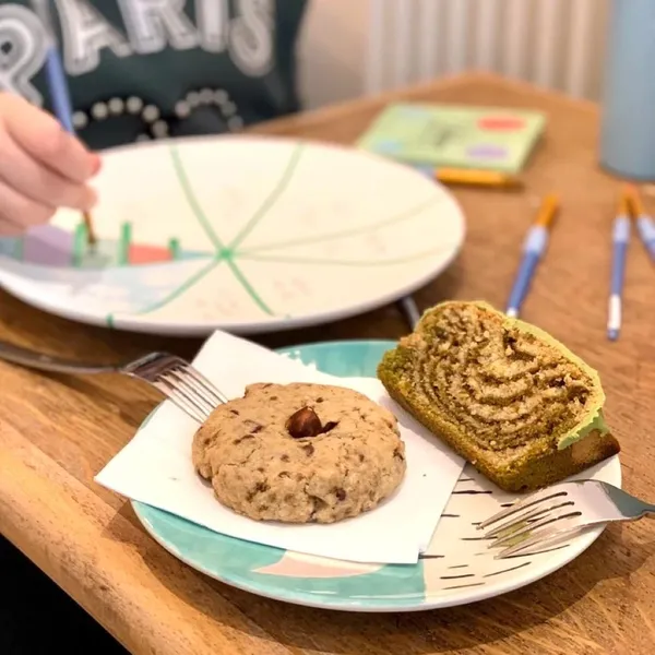 Décorez votre pièce en céramique autour d’un goûter