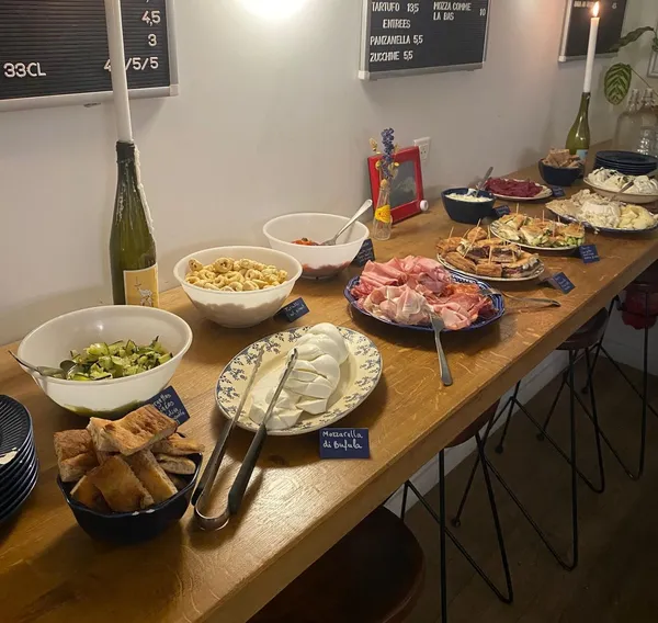 Partagez un aperitivo dans une fromagerie urbaine avec Julien et son équipe - Image n°2 - Wecandoo