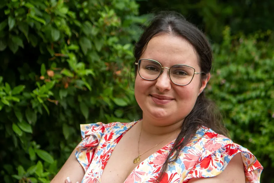 Marie : Brodeuse à Valence