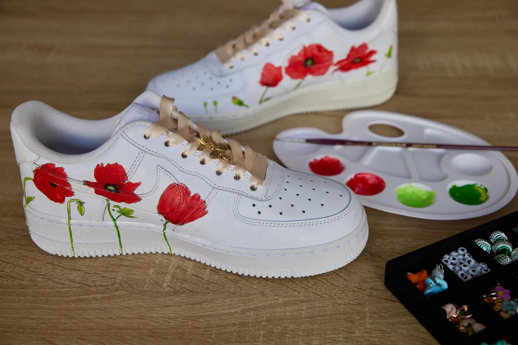 Customisez votre paire de sneakers avec Jade - Afbeelding nr. 1 - Wecandoo