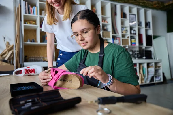 Customisez votre paire de chaussures ouvertes avec Jade - Image n°3 - Wecandoo