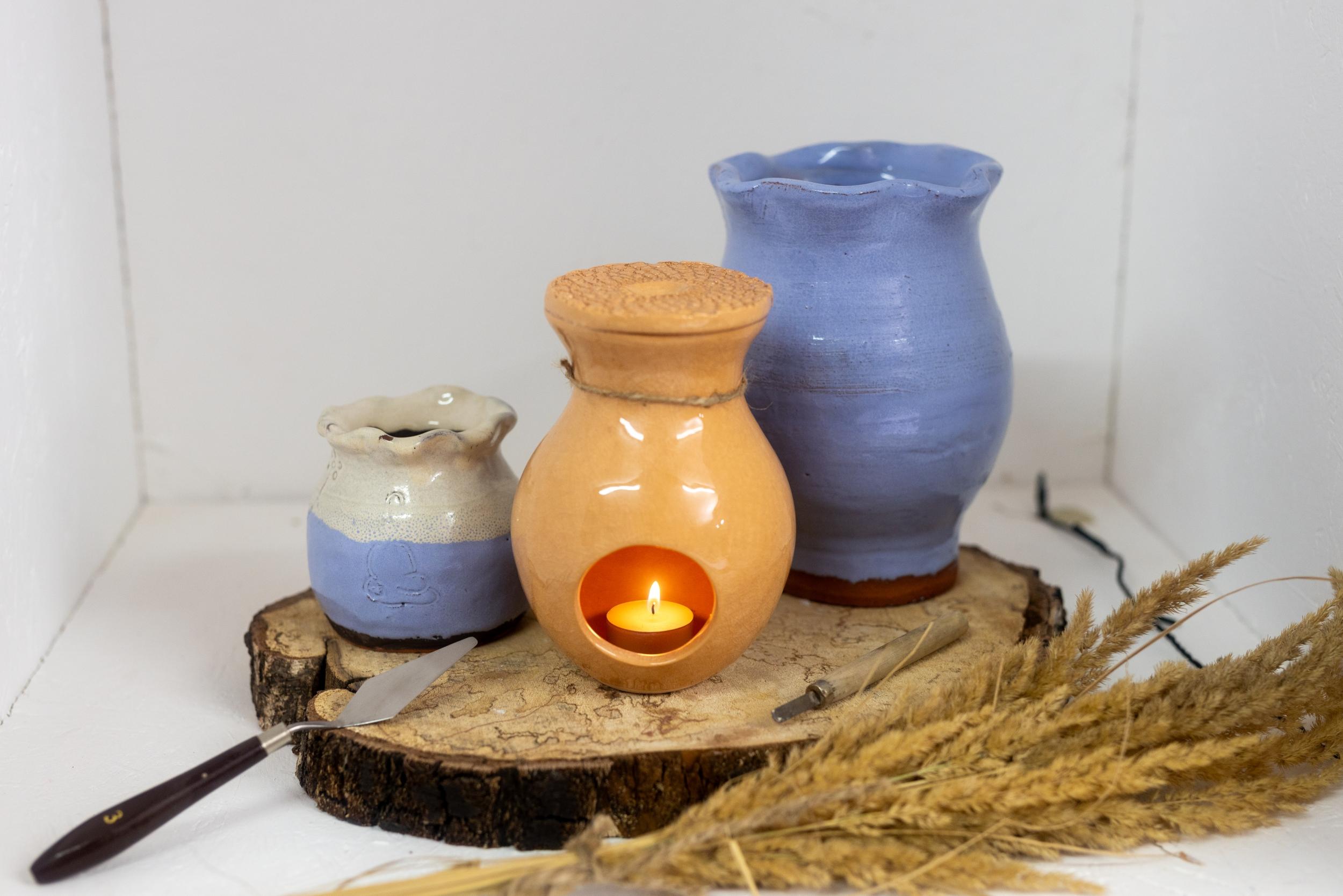 Façonnez votre vase unique avec Céline - Image n°1 - Wecandoo