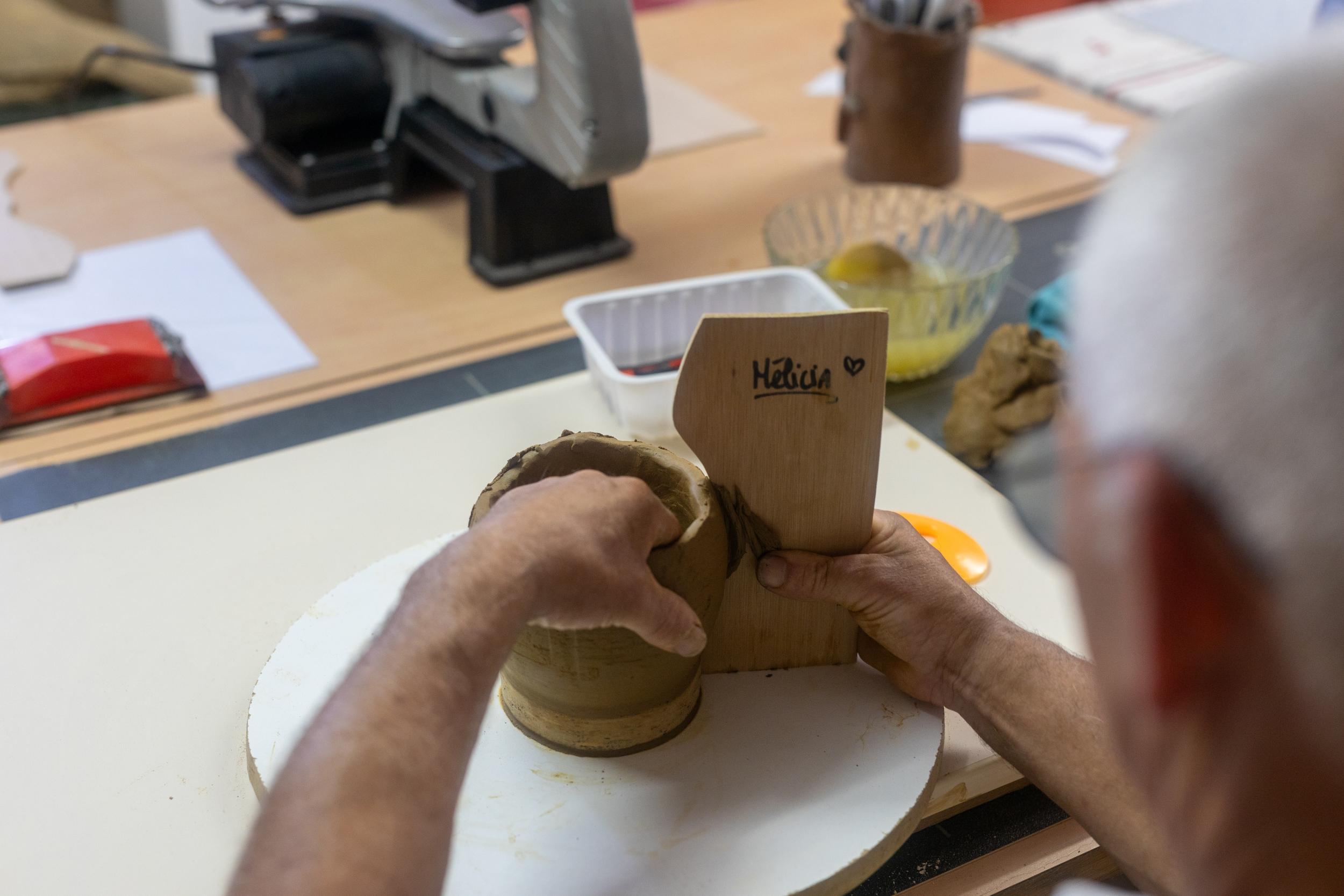 Réalisez votre vase personnalisé sur une journée avec Céline - Image n°3 - Wecandoo