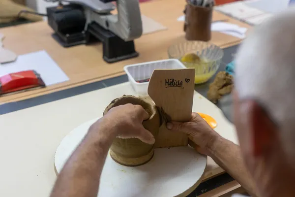 Réalisez votre vase personnalisé sur une journée avec Céline - Image n°3 - Wecandoo