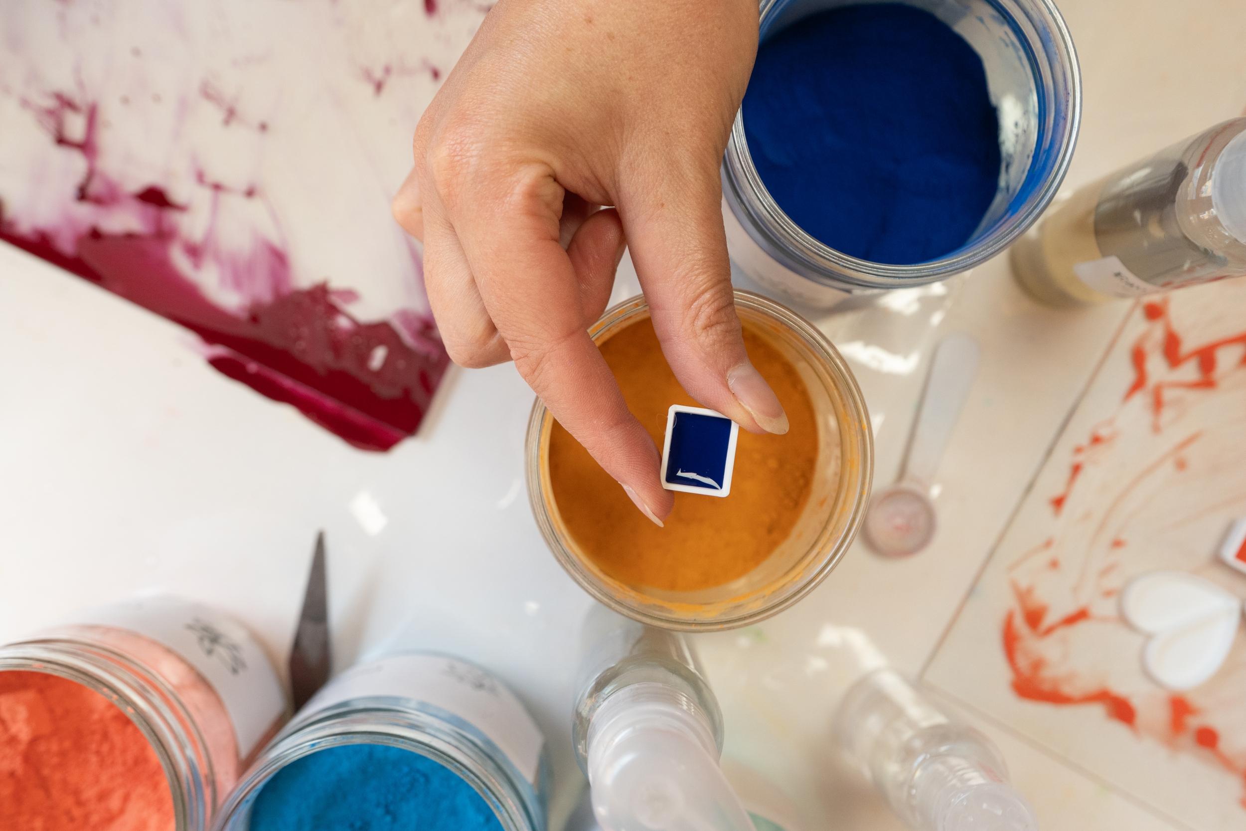 Fabriquez vos pigments et vos aquarelles minérales avec Emi - Image n°4 - Wecandoo
