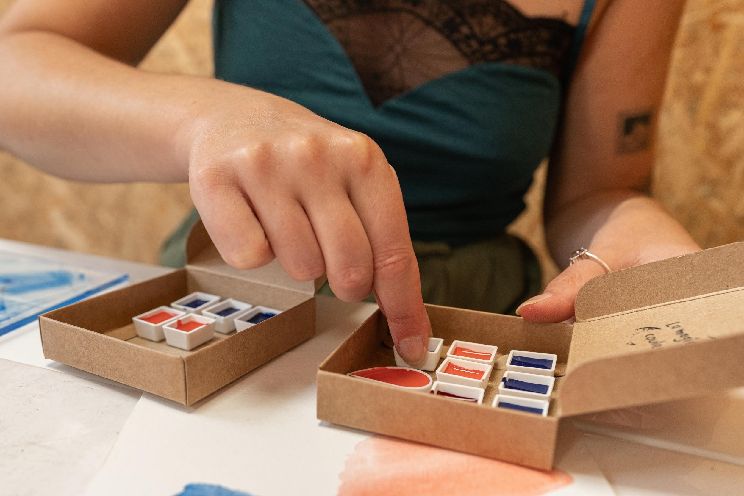 Fabriquez vos pigments et vos aquarelles minérales avec Emi - Image n°6 - Wecandoo