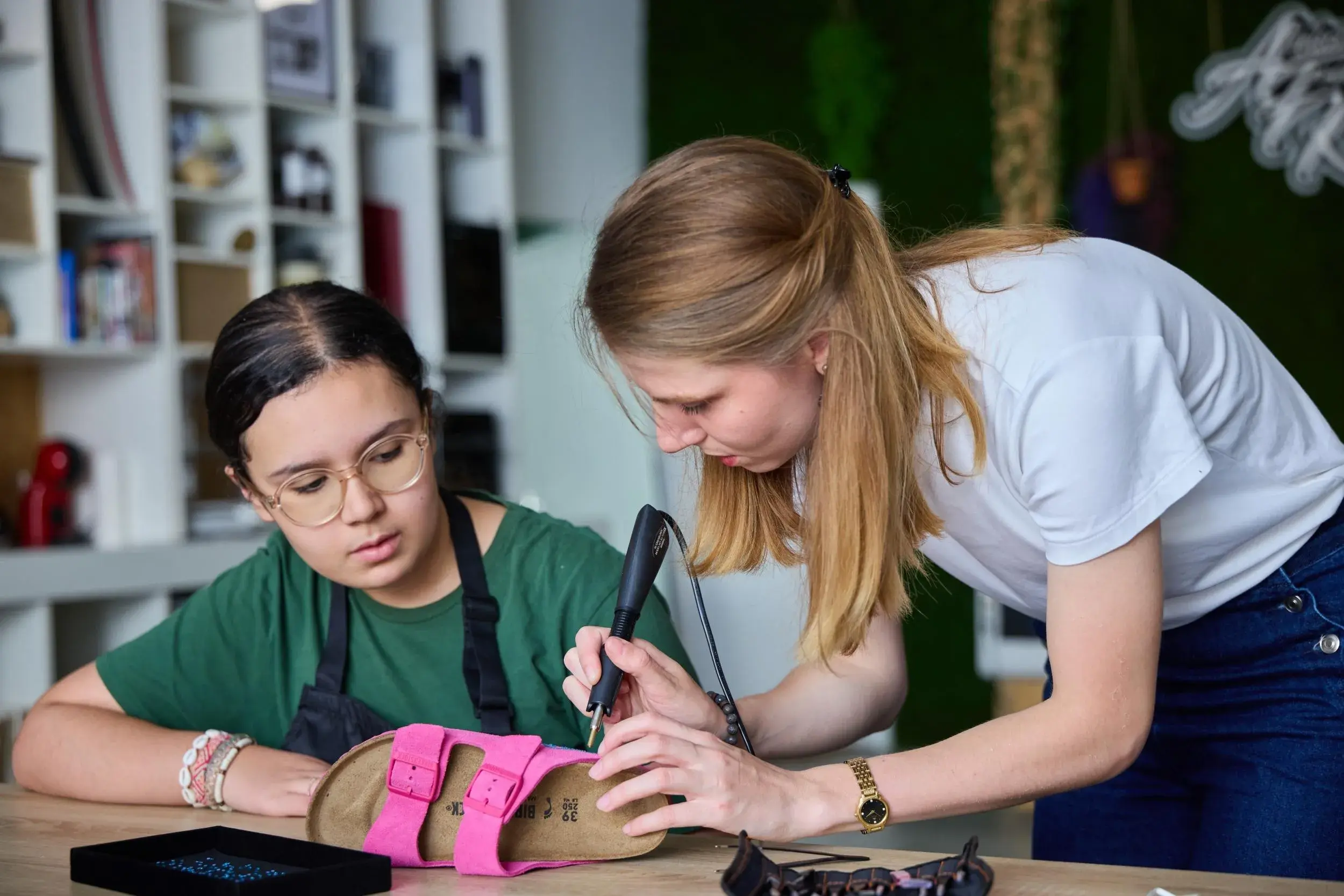 Customisez votre paire de chaussures ouvertes