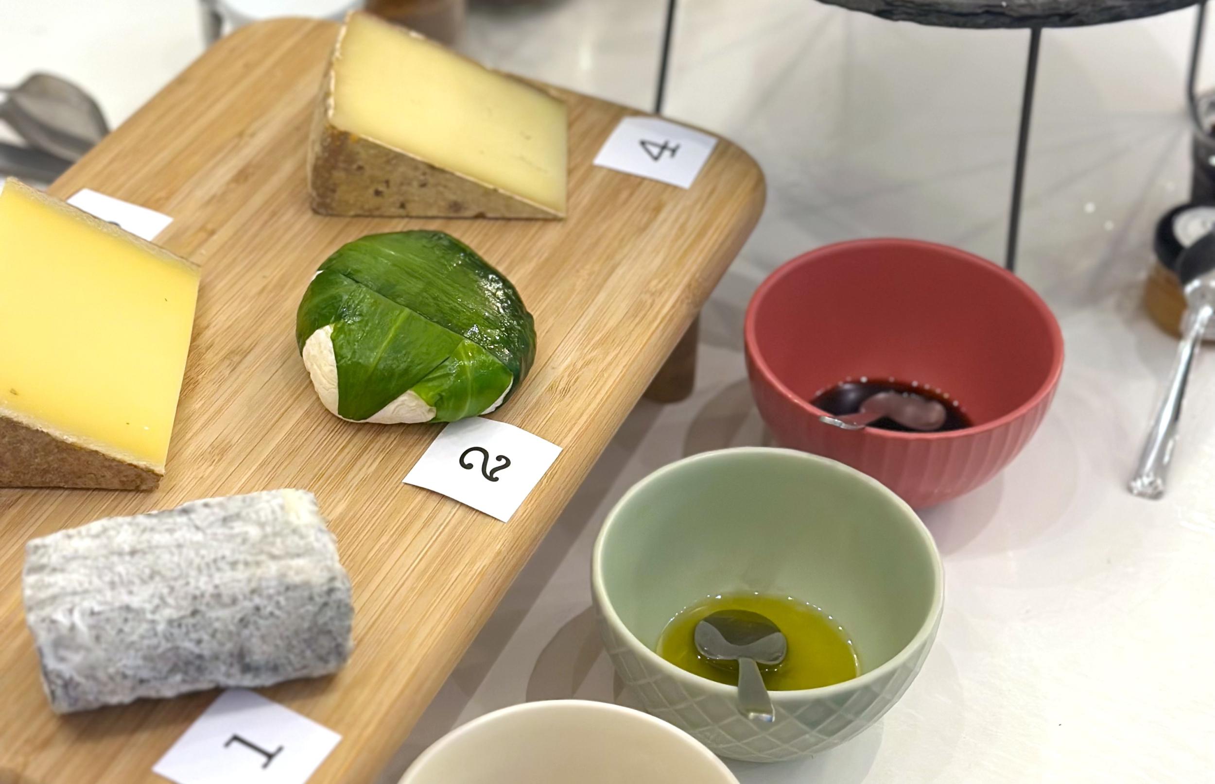 Défiez votre équipe et participez à un blind test fromager avec Laure, Mathieu et leur équipe - Image n°1 - Wecandoo