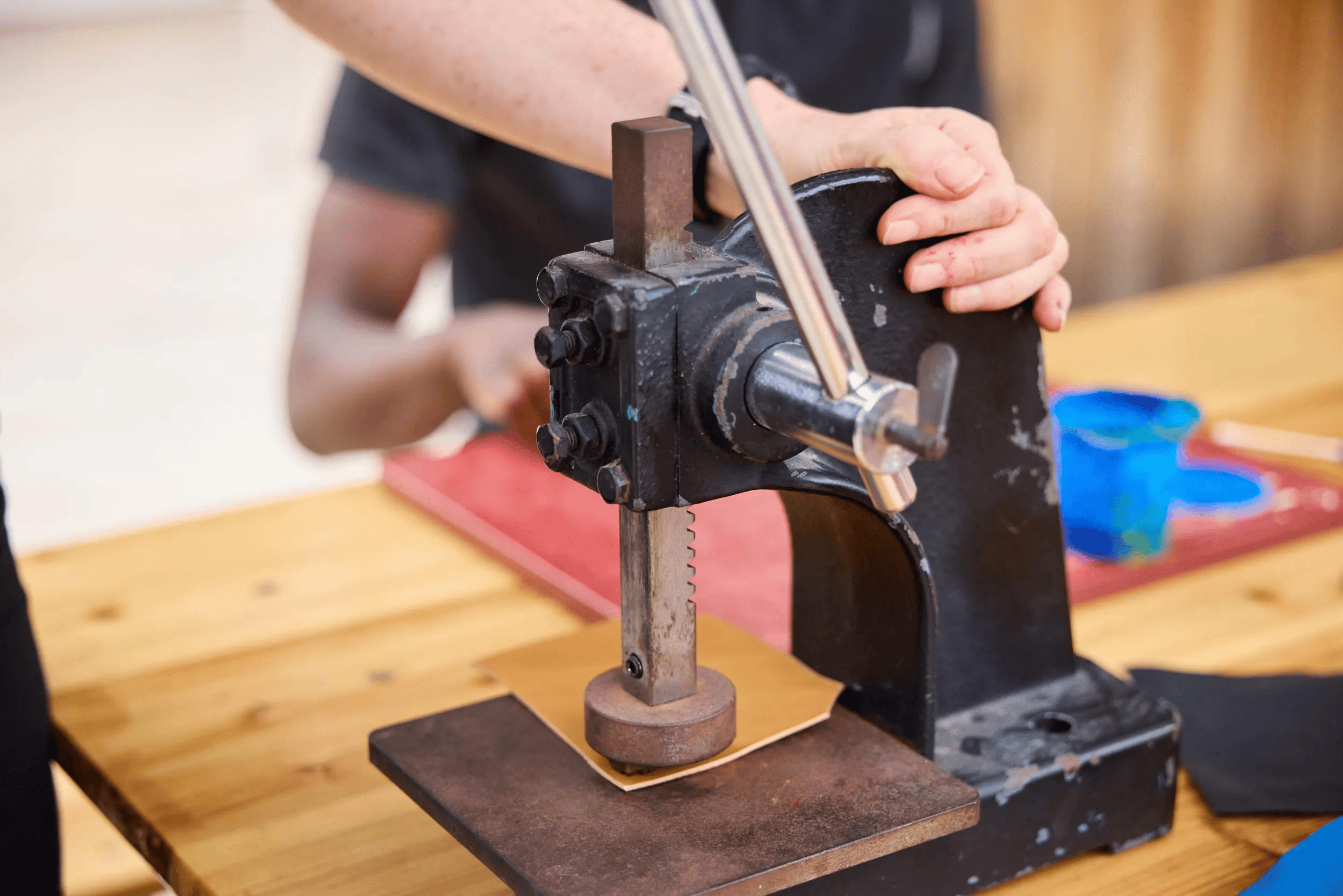 Sip & Craft : Fabriquez votre petit accessoire de maroquinerie autour d’un apéro - Image n°1 - Wecandoo