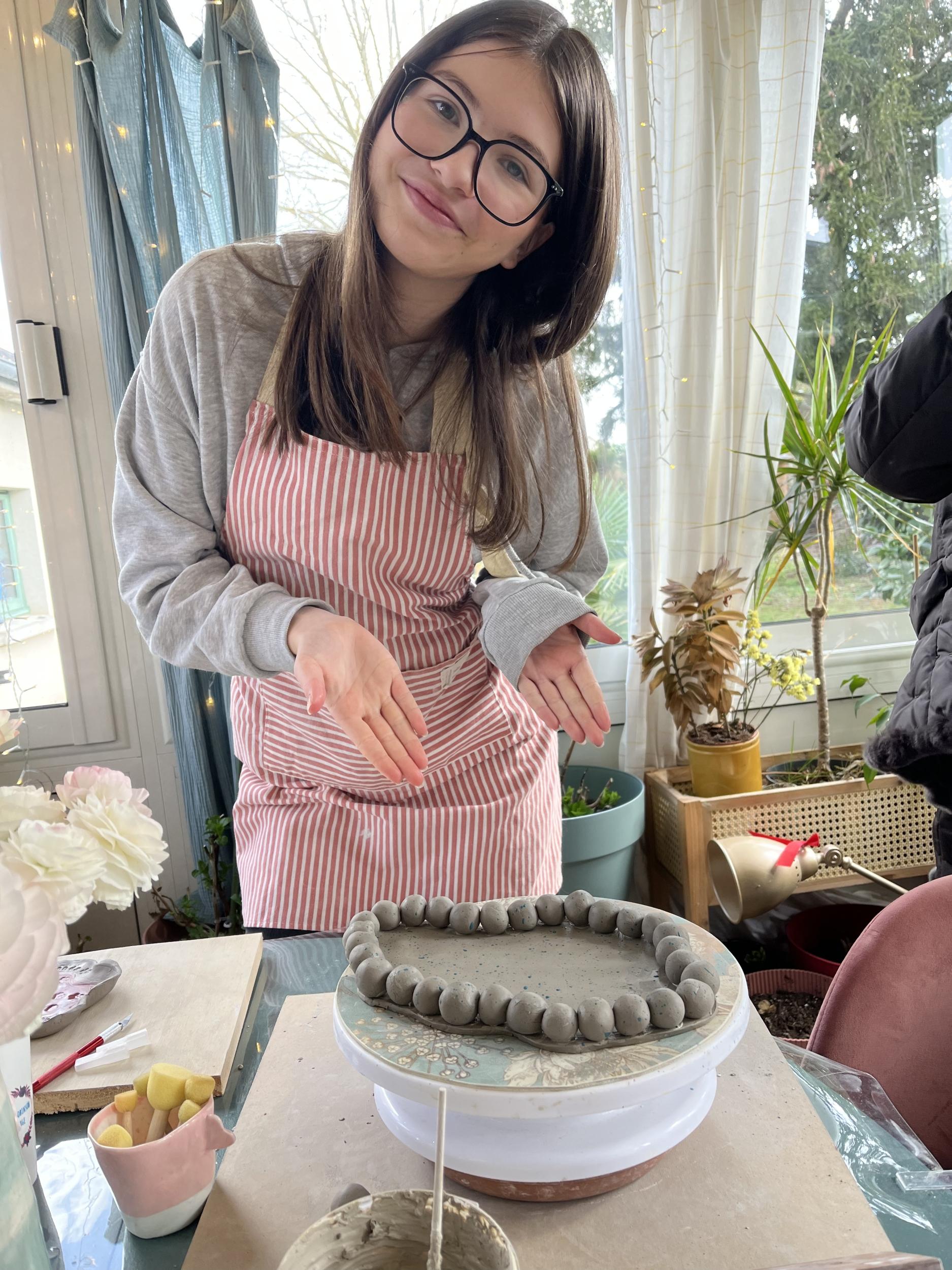 Modelez et décorez vos pièces en céramique en duo avec votre enfant accompagnés par Anne-Emmanuelle - Image n°6 - Wecandoo