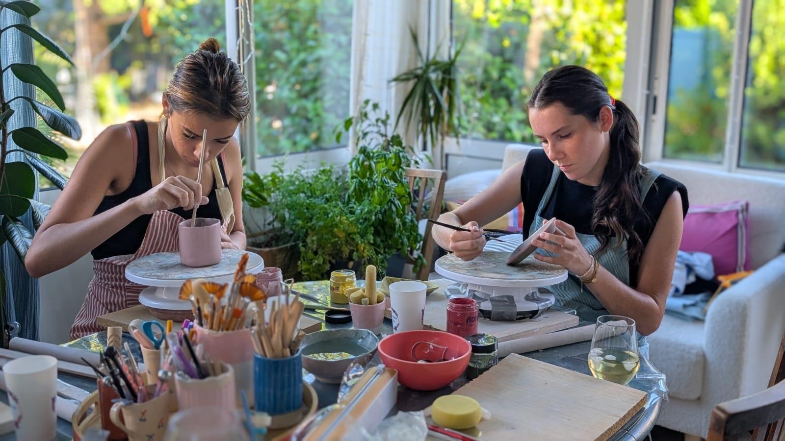 Modelez et décorez vos pièces en céramique en duo avec votre enfant accompagnés par Anne-Emmanuelle - Image n°4 - Wecandoo