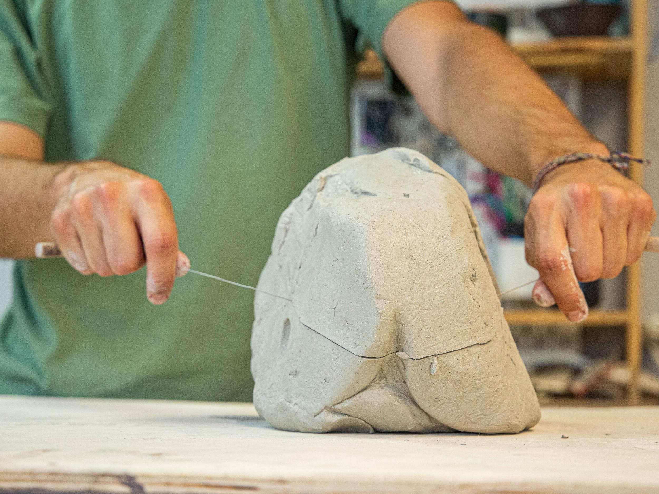 Modelez et sculptez votre pièce en céramique sur une journée avec Franck - Image n°8 - Wecandoo