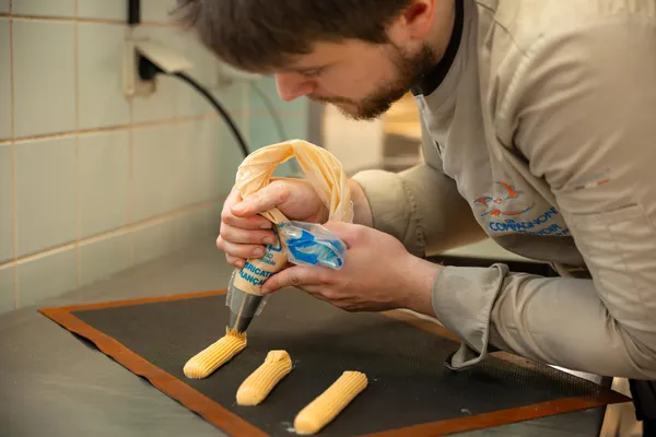 Découvrez l'art de la pâte à choux avec Quentin - Image n°3 - Wecandoo