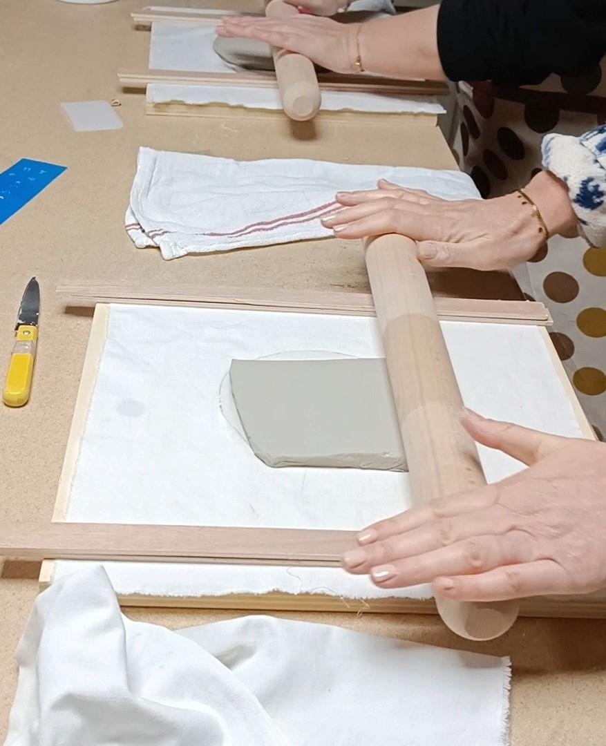 Modelez et décorez à la gravure votre duo d'assiettes - Afbeelding nr. 8 - Wecandoo