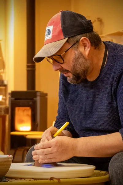 Yann: Artisan Céramiste in Piré-Chancé