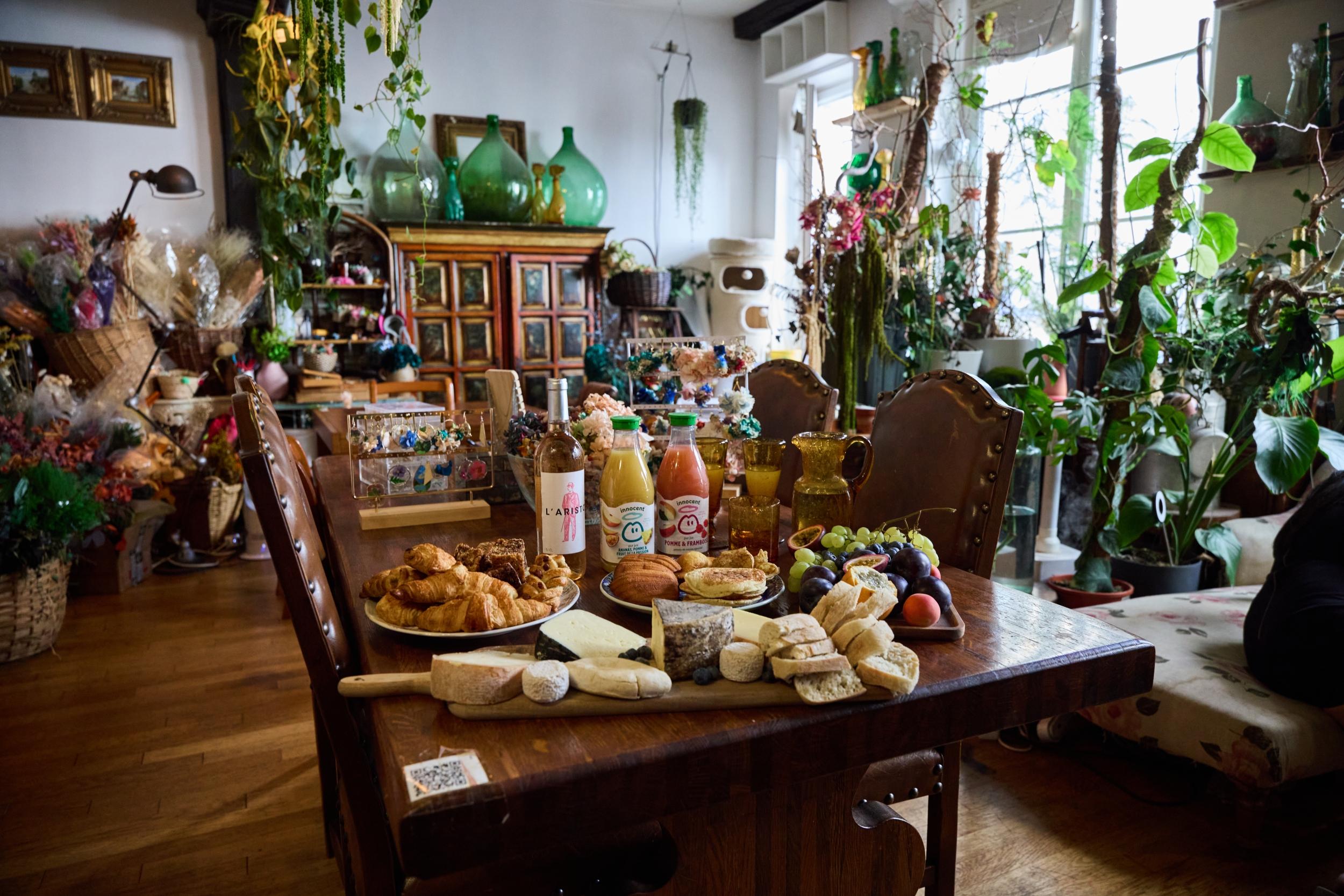 Réalisez votre bijou en fleurs stabilisées autour d’un brunch avec Kim - Image n°9 - Wecandoo
