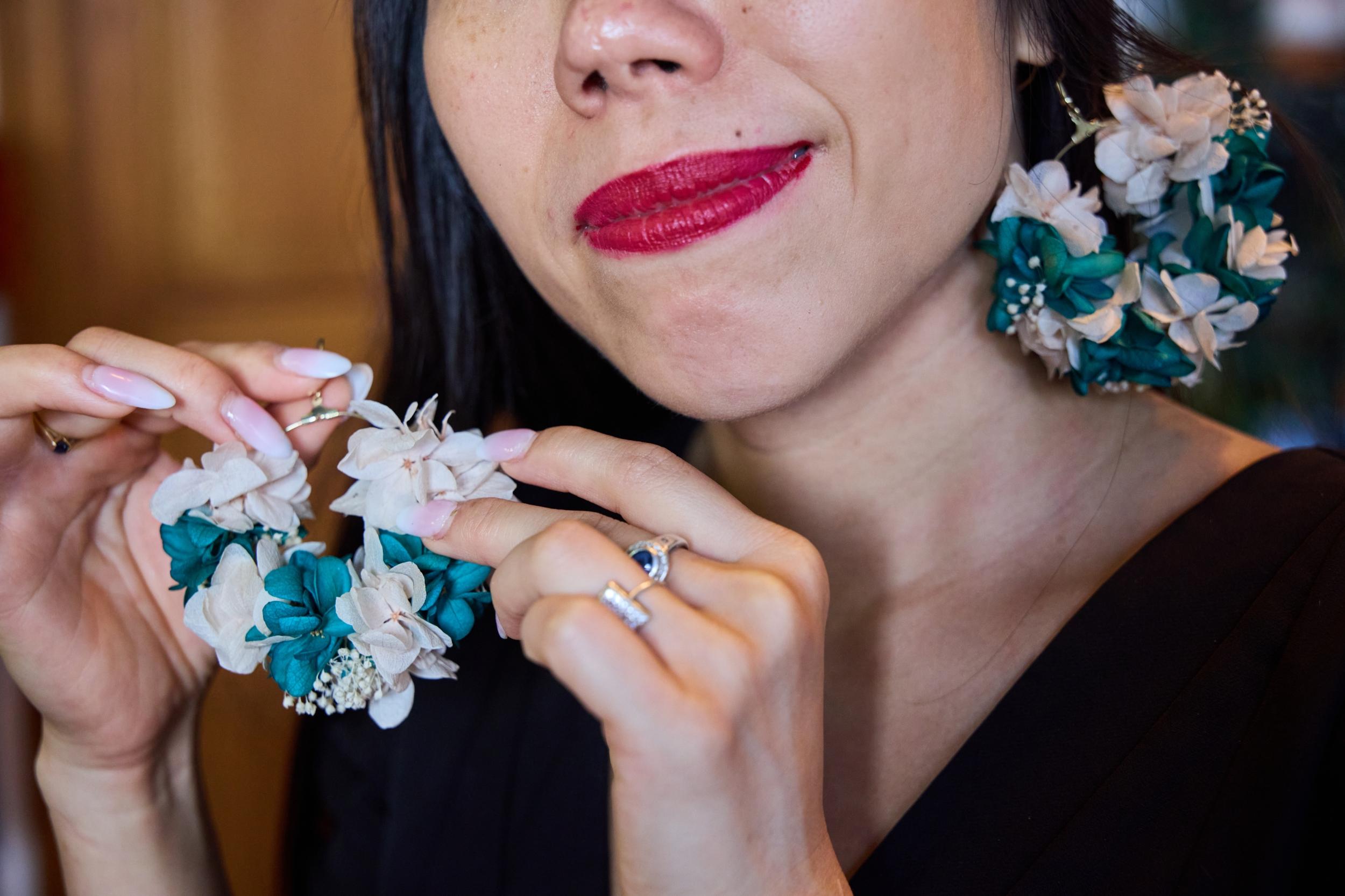 Réalisez votre bougie fleurie autour d'un goûter avec Kim - Image n°2 - Wecandoo