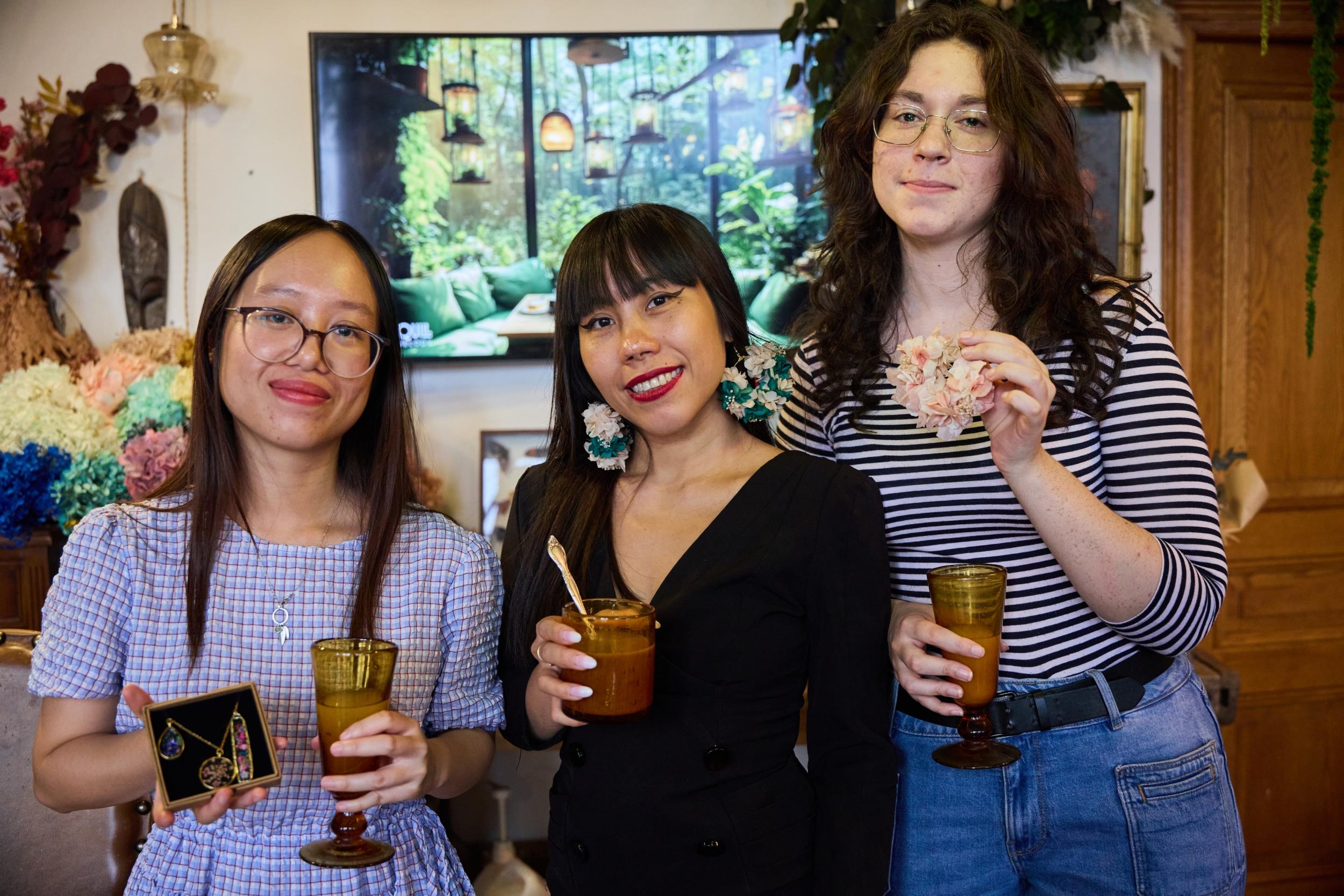 Réalisez votre bougie fleurie autour d'un goûter avec Kim - Image n°3 - Wecandoo