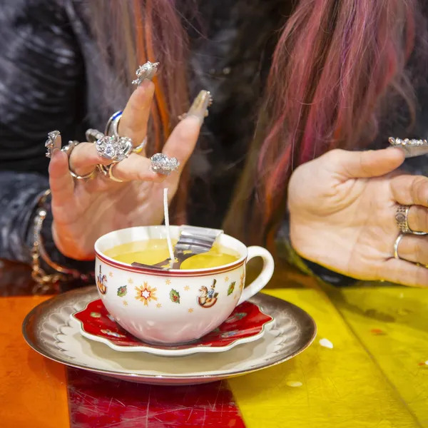 Réalisez votre bougie parfumée autour d’un apéro avec Alyah et son équipe - Image n°2 - Wecandoo