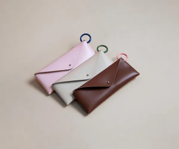 Réalisez votre accessoire de maroquinerie en groupe