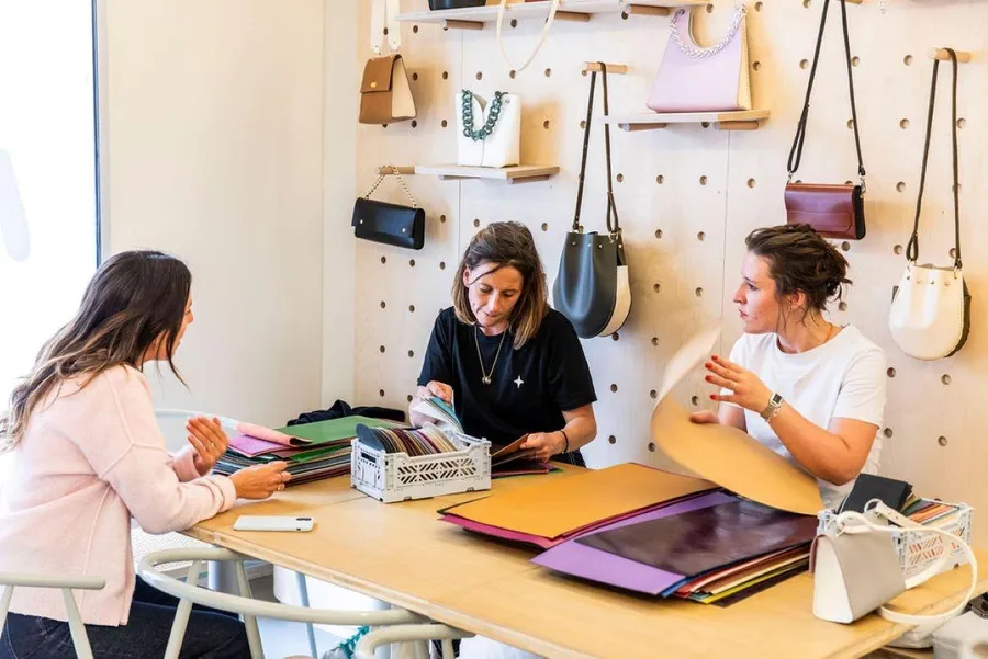 Inspirez votre équipe et initiez-les à la maroquinerie avec Juliette - Image n°1 - Wecandoo