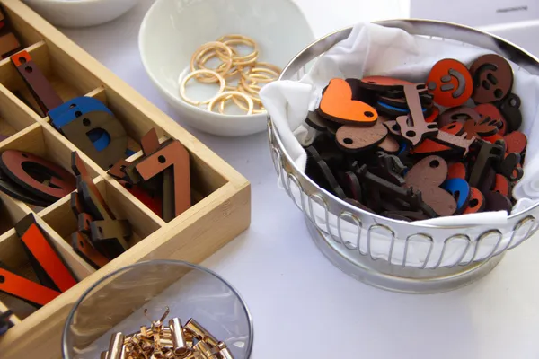 Inspirez votre équipe et initiez-les à la maroquinerie avec Elisabeth, Marc, Laetitia et Juliette - Image n°2 - Wecandoo