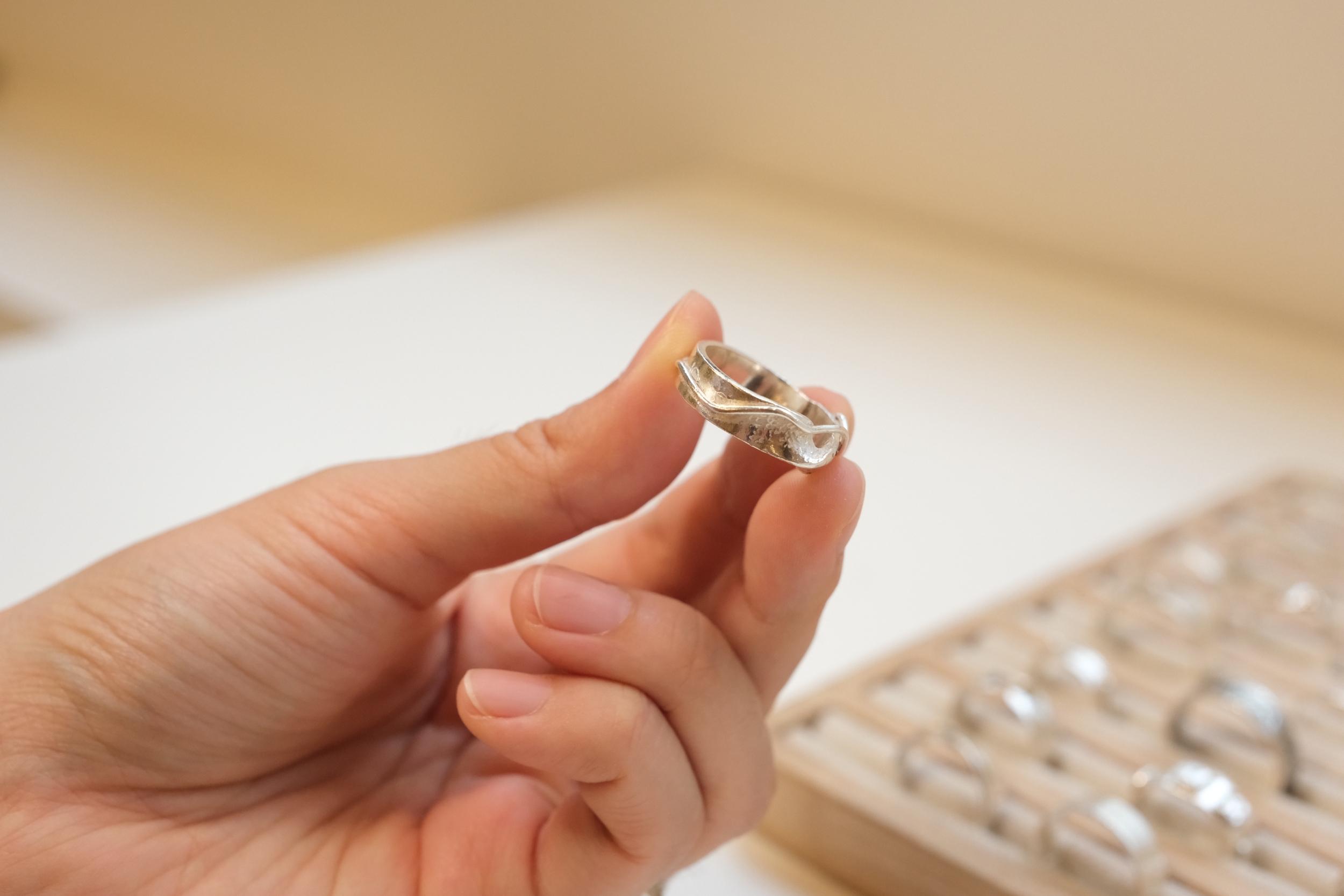 Réalisez et personnalisez votre bague en argent avec l'équipe Sésame - Image n°4 - Wecandoo