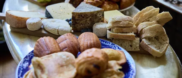 Créez votre bijou fleuri autour d'un apéro avec Kim - Image n°4 - Wecandoo