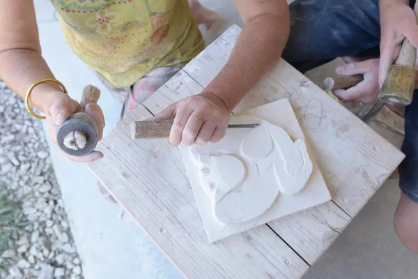 Initiez-vous à la sculpture de pierre sur deux journées - Image n°2 - Wecandoo